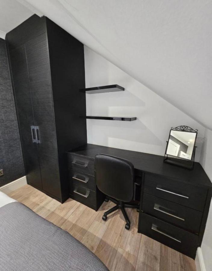 Luxury Double Room With Private Bathroom エディンバラ エクステリア 写真