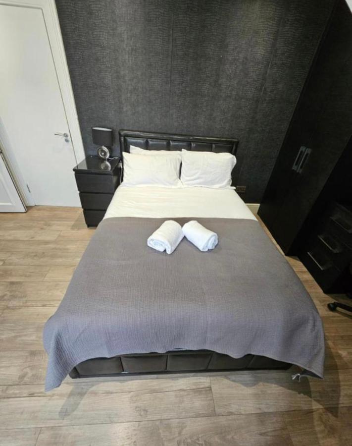 Luxury Double Room With Private Bathroom エディンバラ エクステリア 写真